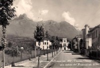 62-SANTA GIUSTINA BELLUNESE MT. 302 - CINEMA ODEON CON VEDUTA DEL PIZZOCCO MT. 2186, anno 1961..jpg