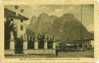 21) Agordo - Palazzo Manzoni e Municipio con le Pale di S. Lucano (m. 2400).jpg