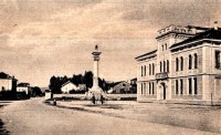 19) Santa Giustina Bellunese Municipio Monum.ai Caduti, anno 1920..jpg