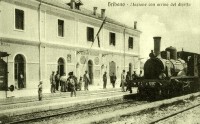 21-Stazione di Bribano treno a vapore per Santa Giustina anno 1923.jpg