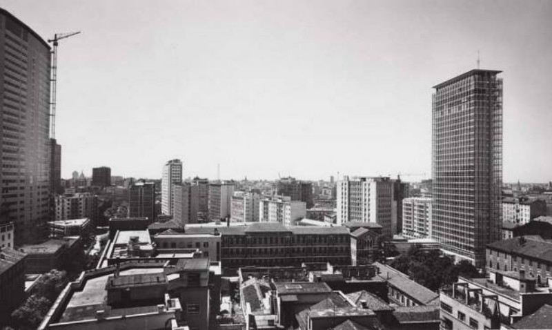 17) Grattacielo Pirelli e Torre Galfa, 1959..jpg