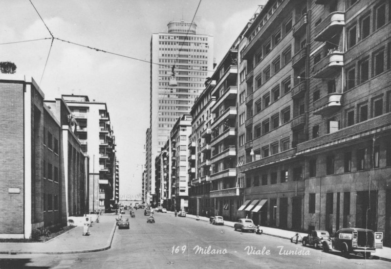 19) Viale Tunisia e Torre Breda, anni '50..jpg