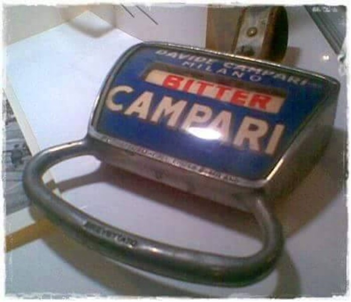 109) Taches al tram, anni '60 - Questa maniglia  si può vedere dal vivo al museo della Campari di Sesto S.Giovanni.jpg
