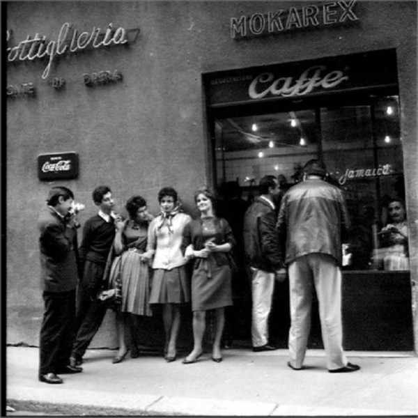 115) Jamaica 1963 -  il caffè che veniva servito ai  clienti era il Mocarex che c'è nel l'insegna sopra il negozio, la 1 qualità di quel marca di caffè, era eccezionale..jpg