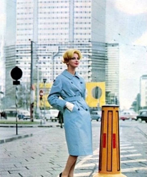 158) Davanti al grattacielo Pirelli.jpg
