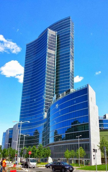 168) Palazzo regione Lombardia - Per chi non lo sapesse, prima c'era un parco, donato da una contessa, se non erro, al comune, con l'obbligo di lasciarlo così.jpg