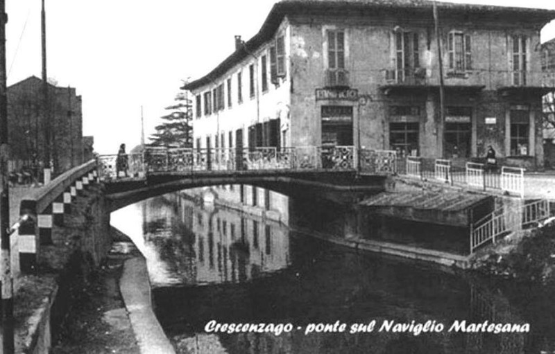 121) Martesana - Crescenzago - ponte sul Naviglio Martesana - al villures ne mor vun al mes alla martesana ne mor vun alla settimana quando si poteva fare il bagno e c'erano acque pulite..jpg