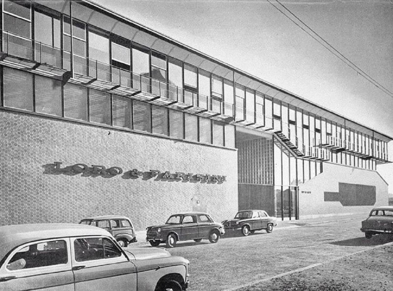 143) Via Savona, 1956 - Loro e Parisini, l'edificio esiste tutt'ora, alla fine di Via Savona..jpg