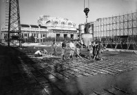 20) Il grattacielo Pirelli in costruzione, anni '50..jpg