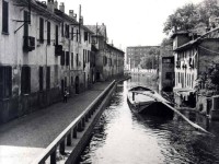 112) la Martesana a Gorla, 1925 -  Meraviglioso abitarc,i cunt i pee' a moll nel navili !.jpg