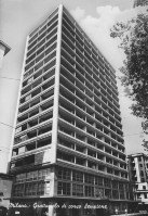 156) 128) Grattacielo Vespa, anno di costruzione 1955, architetto Luigi Vietti, ubicazione corso Sempione 43.jpg
