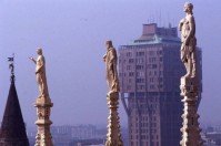 159) Torre Velasca - c'è proprio tutto... l'arte, il campanile, il grattacielo, lo smog!.jpg
