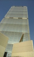 166) La torre Isozaki è un grattacielo progettato dall'architetto giapponese Arata Isozaki e dall'architetto italiano Andrea Maffei..jpg