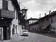 130) Via Pusiano, anni '50 -  Cimiano, con la Chiesa della Scuola Buoni Fanciulli..jpg