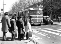 142) Milano, la 90, andando a scuola - Quanti ragazzi l'hanno presa nel periodo scolastico, mattina andata e ritorno al pomeriggio o alla sera ....jpg