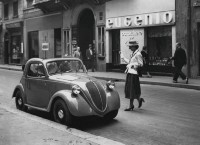 8) Mitica -Topolino- in via Montenapoleone a Milano.jpg