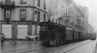 91) Il Gamba de Legn in zona Maddalena - A Settimo Milanese, dove il Gamba de legn passAva, c'è esposta una carrozza perfettamente funzionante!!! Bellissima....jpg