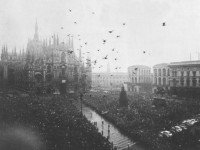 98) Il funerale delle vittime della strage di Piazza Fontana 15 Dicembre 1969 - Un boato enorme all'improvviso poi.....dopo qualche attimo un susseguirsi di sirene. Che tremendo!.jpg