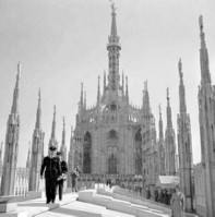 1) Sul tetto di Milano nel Duomo con la BELLA MADUNNINA..jpg