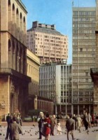 8) La Torre Velasca vista da piazza del Duomo, anni '60..jpg