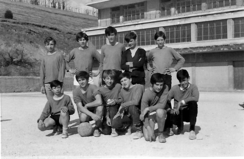 26-foto fornita da Gianni Poletti  - campionato di calcio 1970-71 di 14 squadre, classificati secondi.jpg