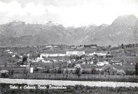 43a- Vellai anno 1959, colonia Beato Bernardino Tomitano, il palazzo é stato completato con la nuova ala sulla sinistra e lo spiazzo per il campo sportivo..jpg