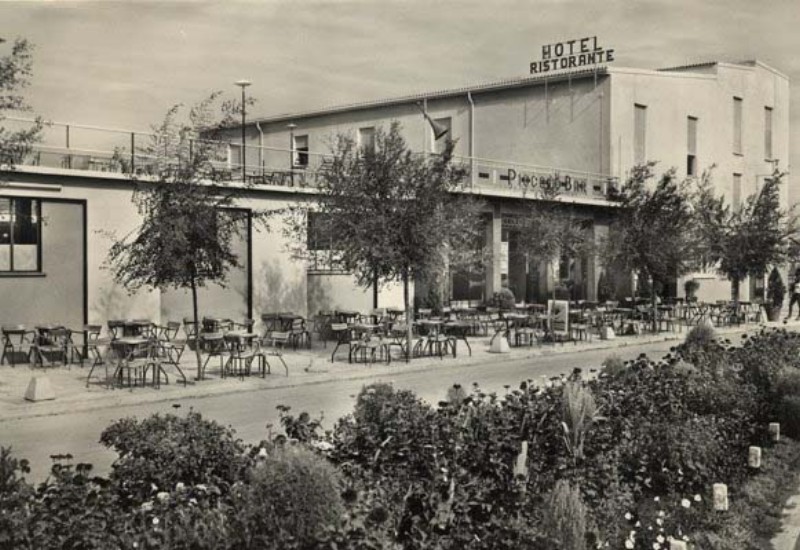 521-Porto Garibaldi, hotel piccolo bar e ristorante, anni '60.jpg