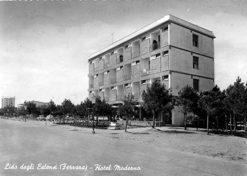48-Hotel Moderno anni '60.jpg