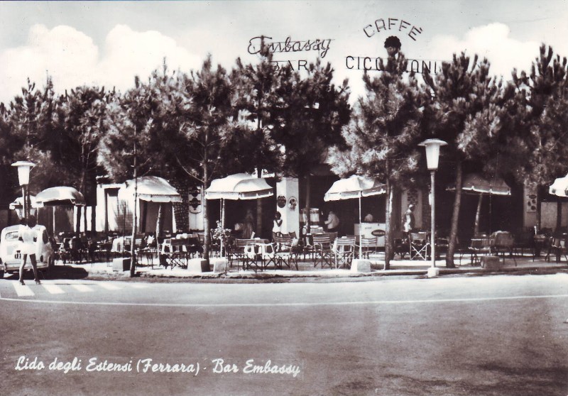 51-Bar Emabassy anni '60.jpg