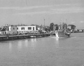 506-Porto Garibaldi . uscita peschereccio in porto.jpg