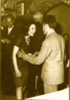 122-Nella taverna di DIletto Corte si balla. Donatella Roncada e Gino Budel, si riconosce anche Wilmo Tonet..jpg