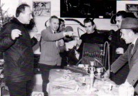 134-Mostra dell'emigrante Dicembre 1967, municipio di S. Gregorio. Da sn Don Dino Ferrando, Giulio Gazzi, Don Domenico Cassol, Aldo Vieceli.jpg