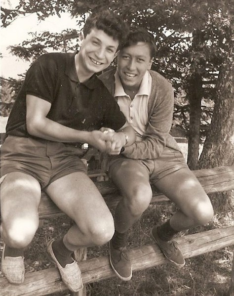 142-Lido degli Estensi anni '60 - da sx Naccari Enrico e Linari Angelo..jpg