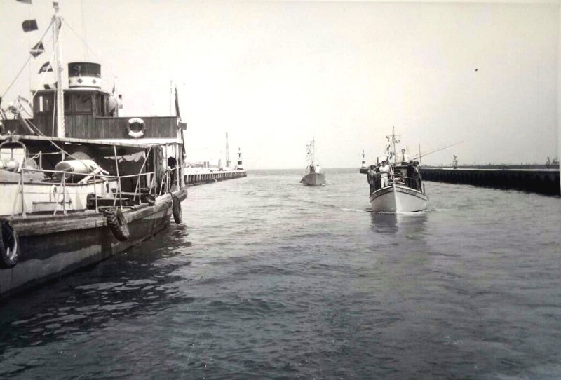 423) Porto Garibaldi, porto canale, rientro con imbarcazioni degli allievi E.N.A.O.L.I..JPG