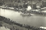 09- Con il direttore Mario Vecchio e il vice direttore De Angelis in alto a ds, presso la scuola marinara Lido degli Estensi, anno 1966..jpg
