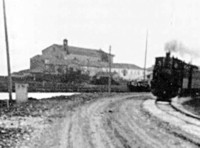 02a-La prima corsa del Trinnèn a vapore tra Ostellato e Magnavacca risale al 15 Luglio del 1911, il percorso partendo da Ostellato si dirigeva verso il mare con andamento tortuoso..jpg