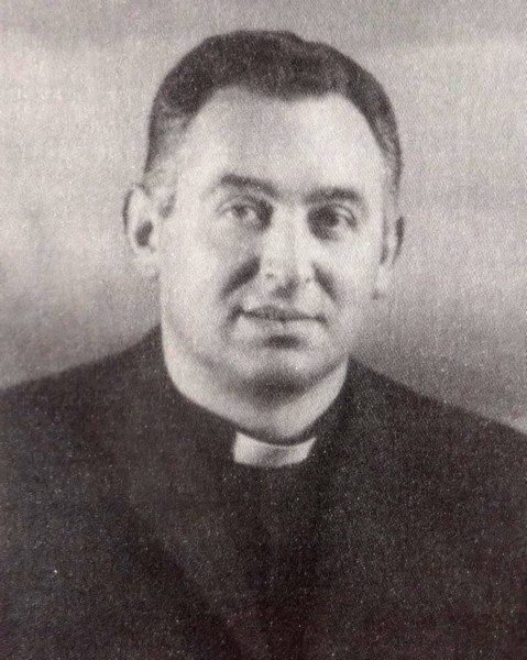 17) don Giovanni Marcon, primo e unico parroco;.jpg