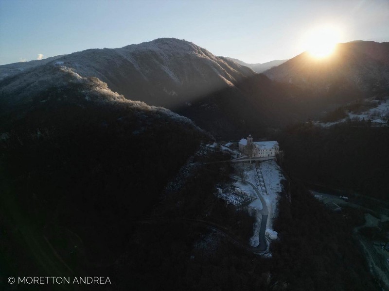 132) San Vittore &Corona nel gelido Inverno del Dicembre 2022.jpg