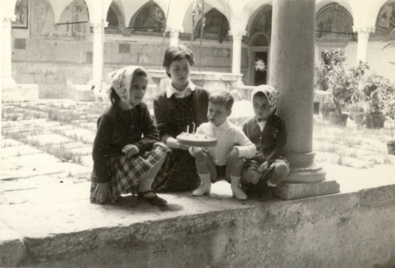 141) San Vittore e Corona 14 Maggio 1963, visita di una famiglia del feltrino.jpg