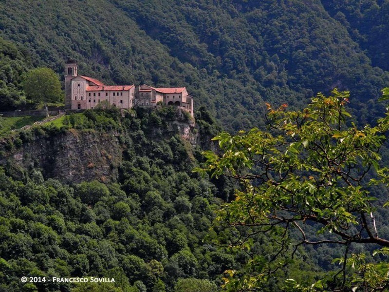 51) San Vittore e Corona.jpg