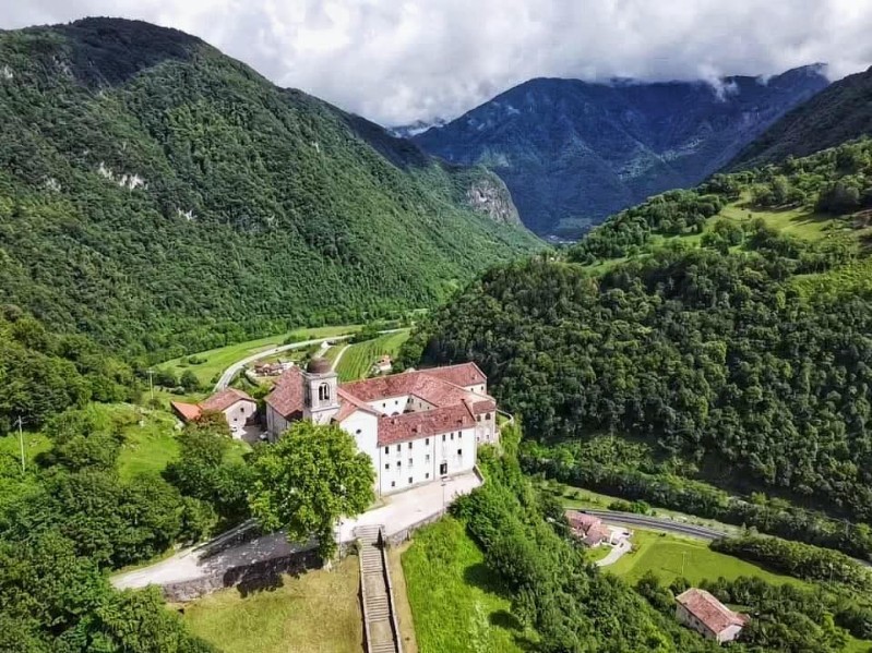 114) Santuario dei Santi Vittore e Corona - Luglio 2020..jpg