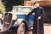 33) Don Gaio e la sua Fiat 508 Balilla spider, fine 900..jpg