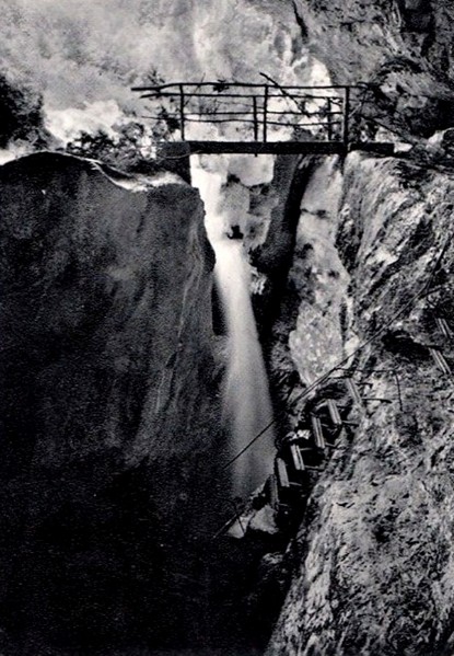 64b-Cascata della Soffia (Gena Bassa) - anno 1956.jpg