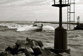 82-Porto Garibaldi- entrata porto canale anni '60.jpg
