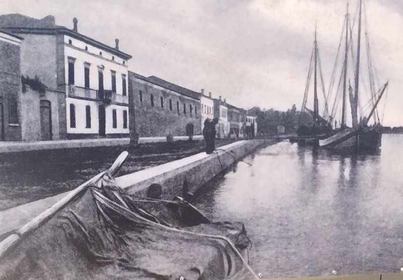 37h2-Magnavacca, il porto.jpg