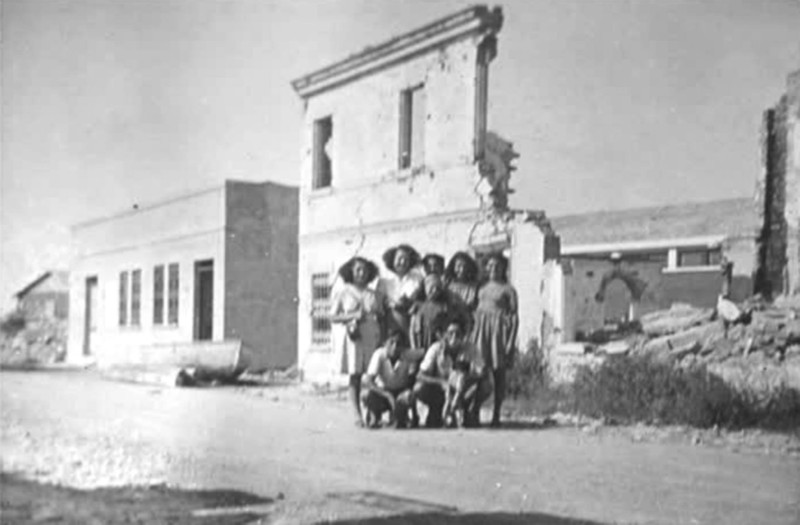 157b-Portogaribaldi dopo i bombardamenti anglo-americani.jpg