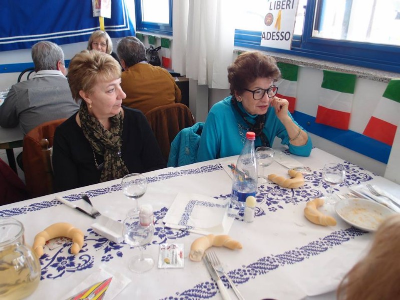39-Signore al pranzo.jpg