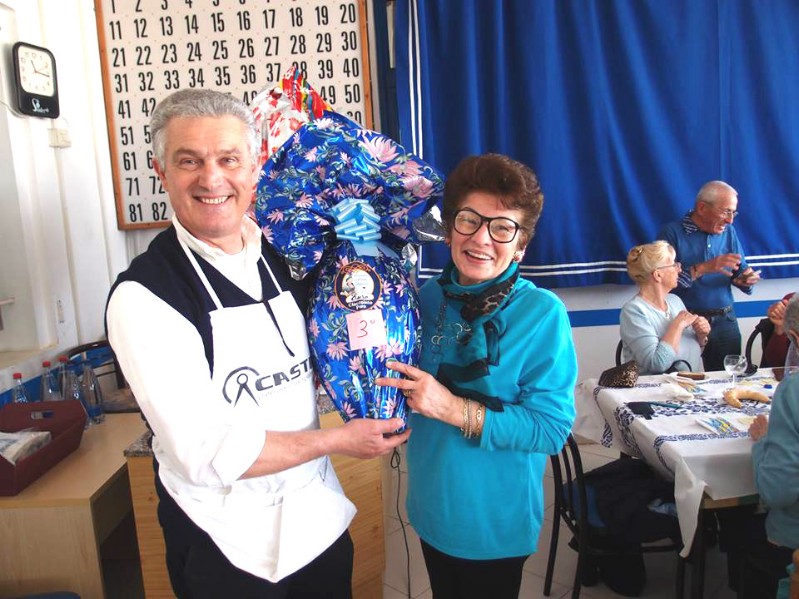 64-Lotteria pro -defibrillatore x poliambulatorio di Comacchio- gli ex Enaolini hanno contribuito. 3° premio alla signora Lupi.jpg