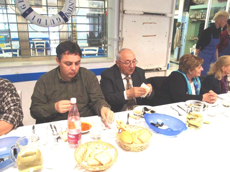 Mileo con figlio e moglie.jpg