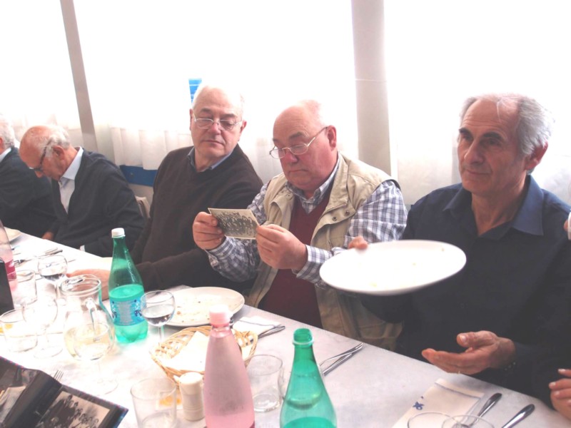 Porto garibaldi (14) - da sx Mario Vecchio - Zardini Ezio - De Nardo Giuliano - cognato di Palmiro Forini.jpg